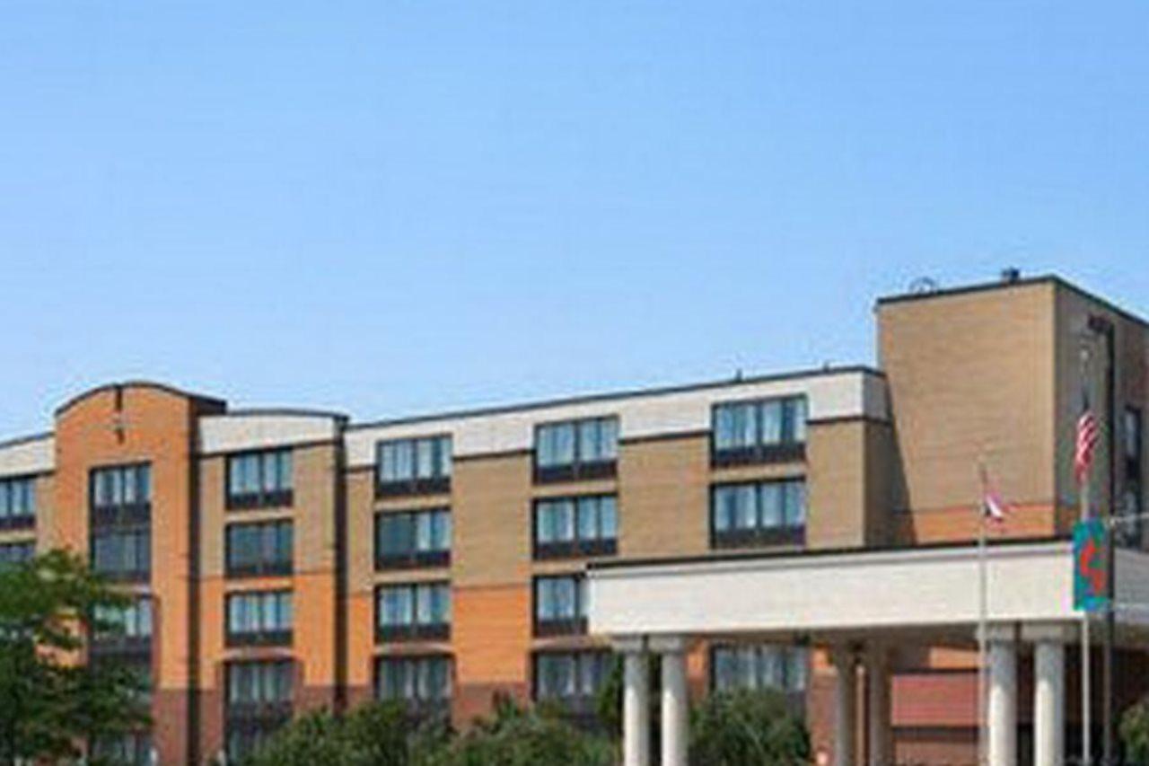 Fairbridge Hotel Cleveland East Wickliffe ภายนอก รูปภาพ