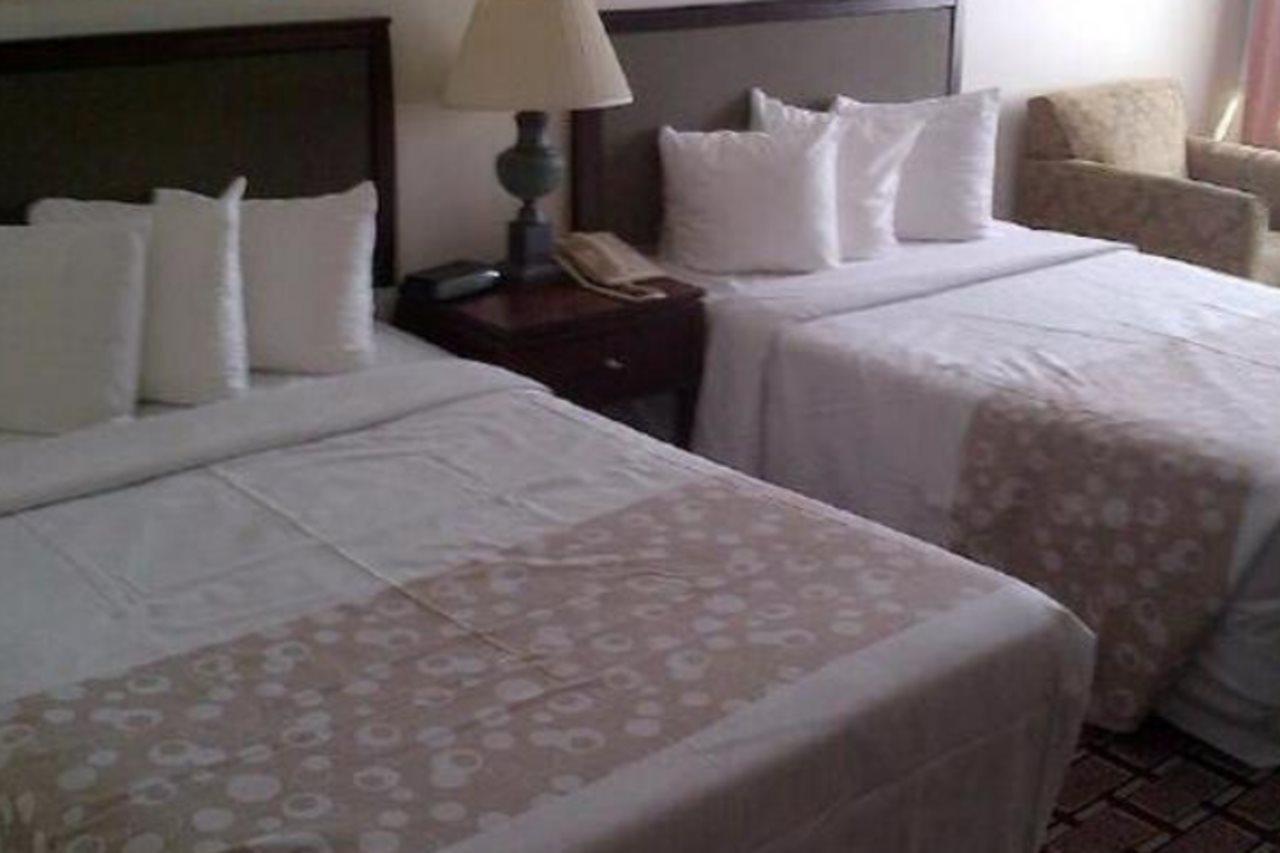 Fairbridge Hotel Cleveland East Wickliffe ภายนอก รูปภาพ