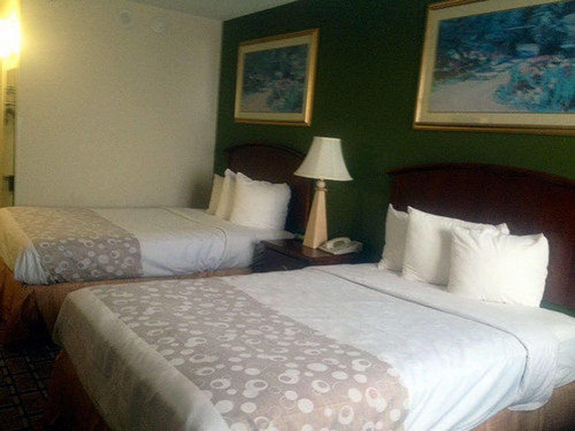 Fairbridge Hotel Cleveland East Wickliffe ภายนอก รูปภาพ