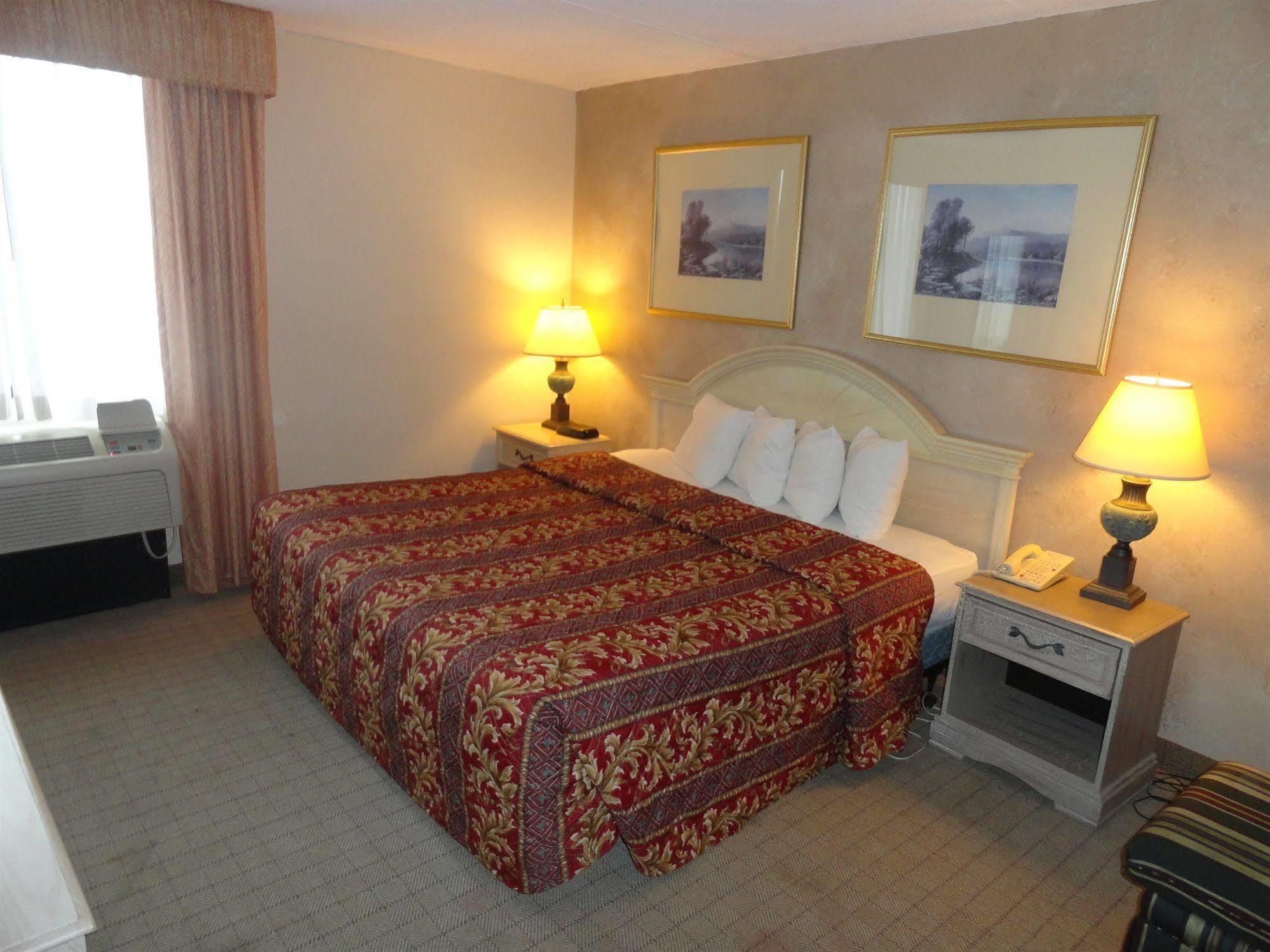 Fairbridge Hotel Cleveland East Wickliffe ภายนอก รูปภาพ