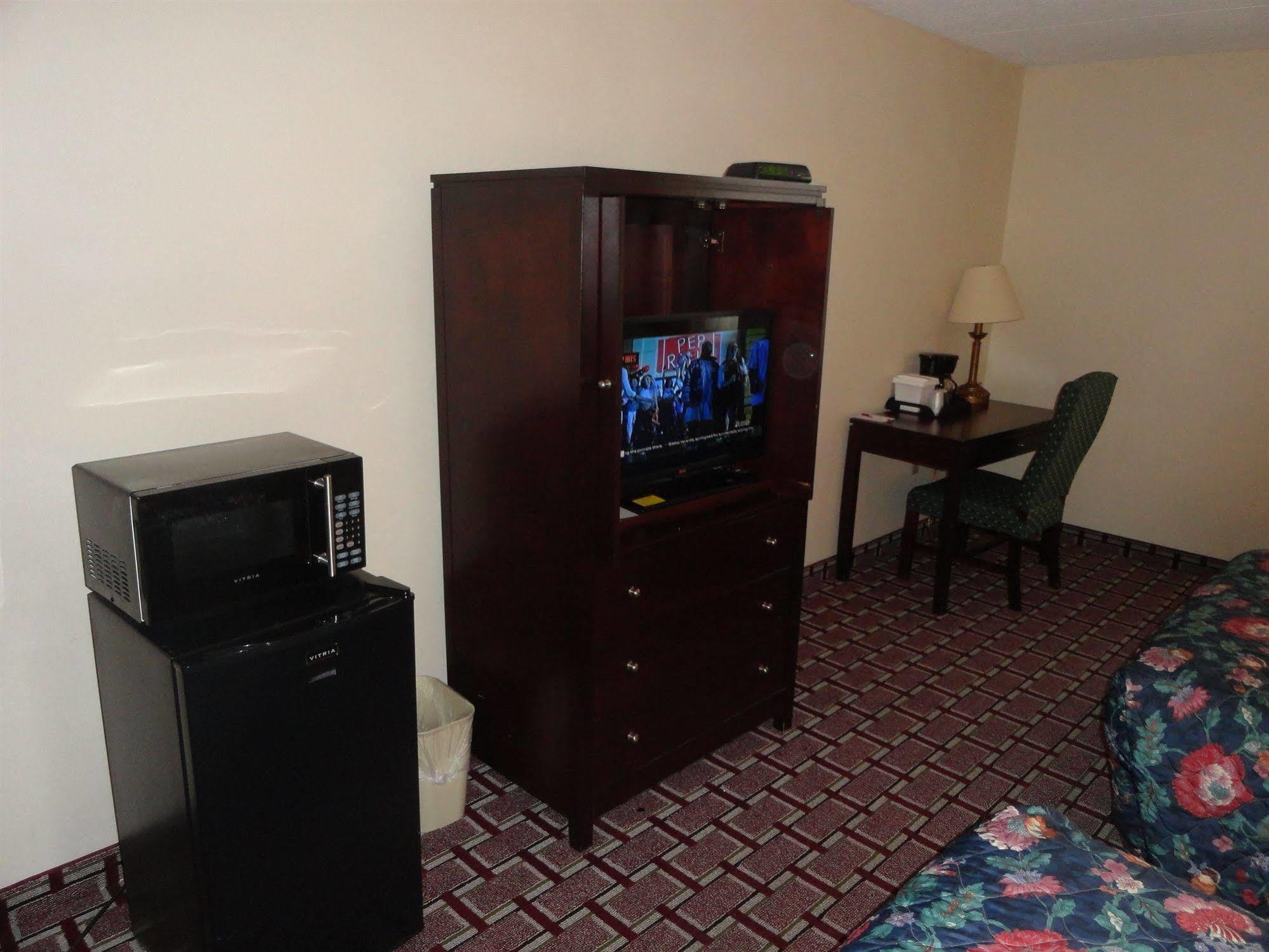 Fairbridge Hotel Cleveland East Wickliffe ภายนอก รูปภาพ
